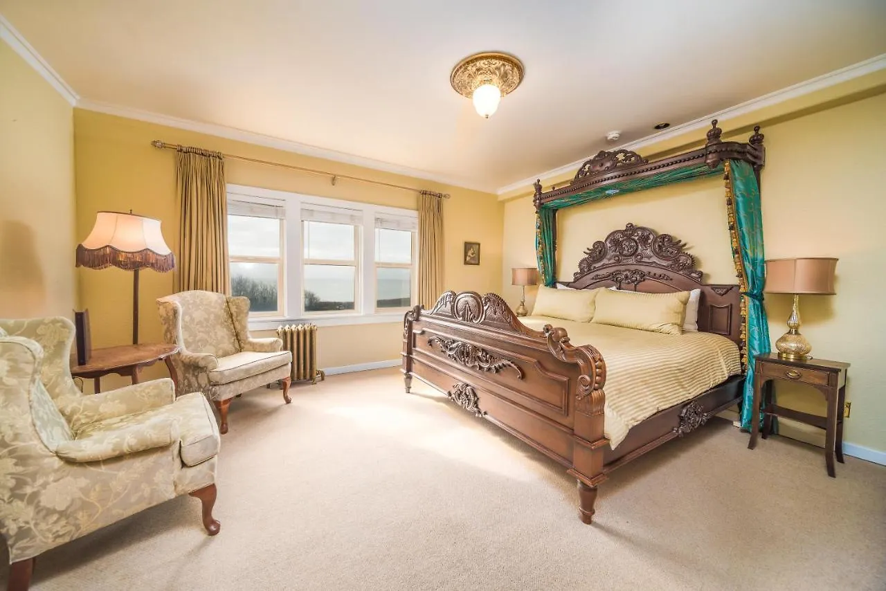 Dashwood Manor Seaside Bed & Breakfast Victoria