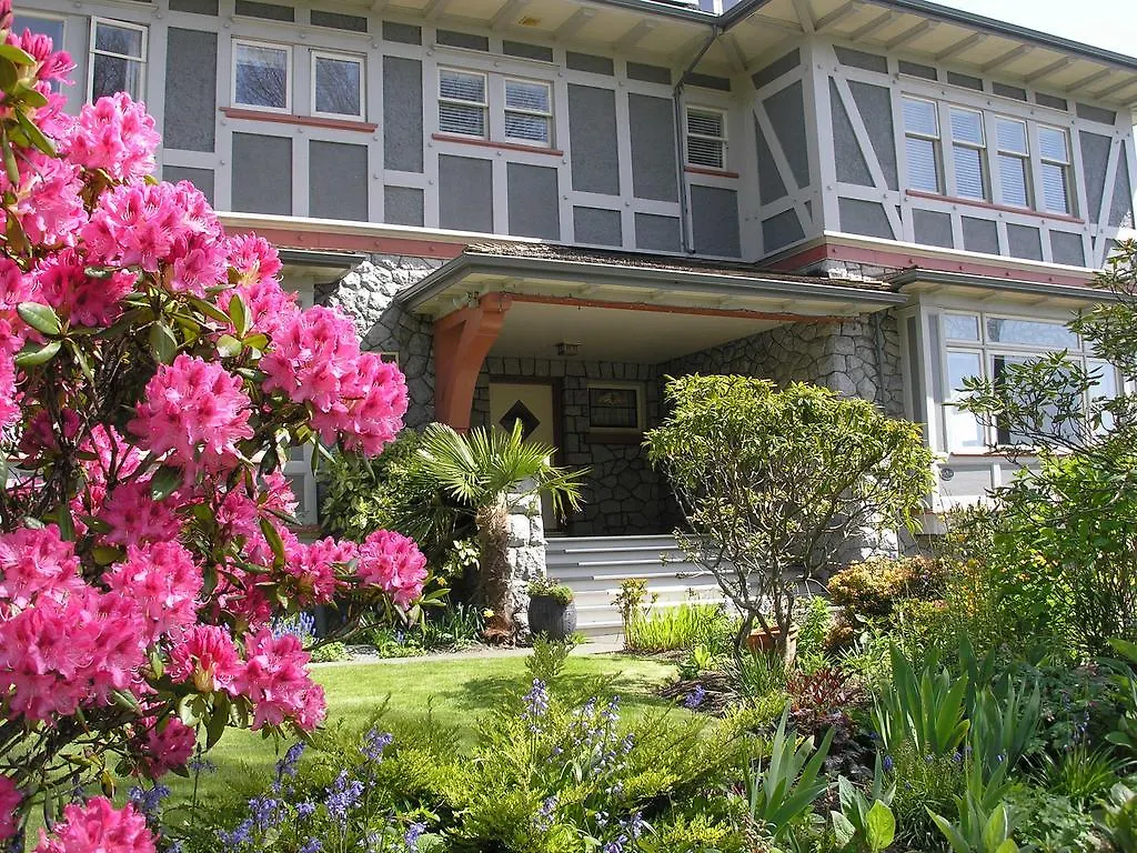 Dashwood Manor Seaside Bed & Breakfast Victoria