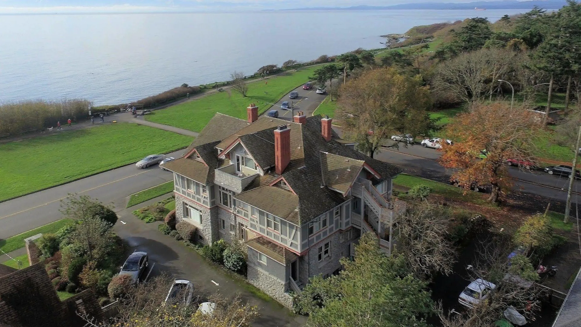 Dashwood Manor Seaside Bed & Breakfast Victoria