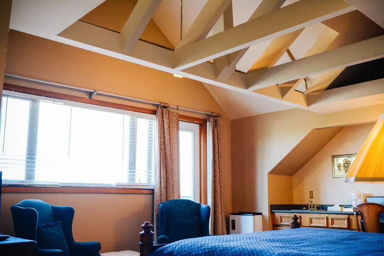 Dashwood Manor Seaside Bed & Breakfast