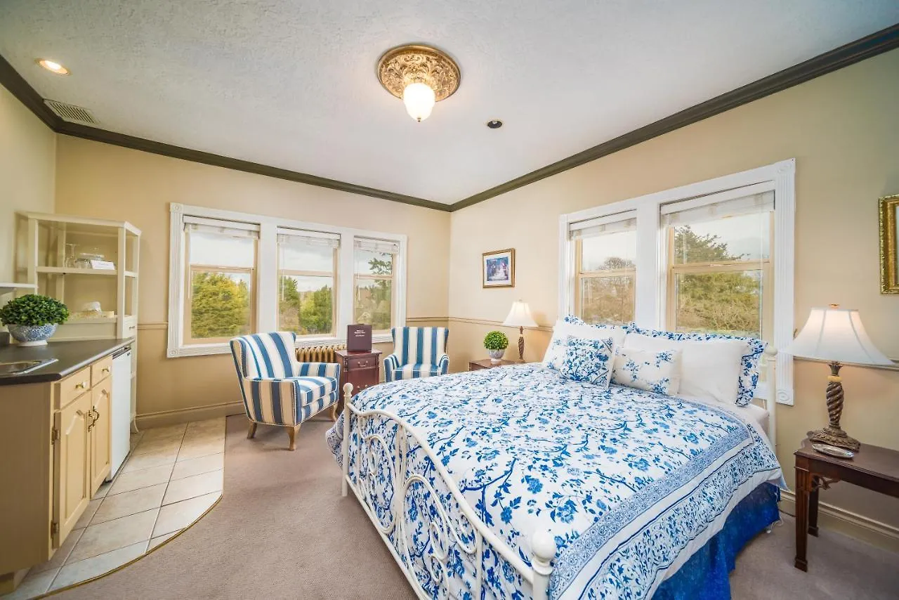 Dashwood Manor Seaside Bed & Breakfast Canada